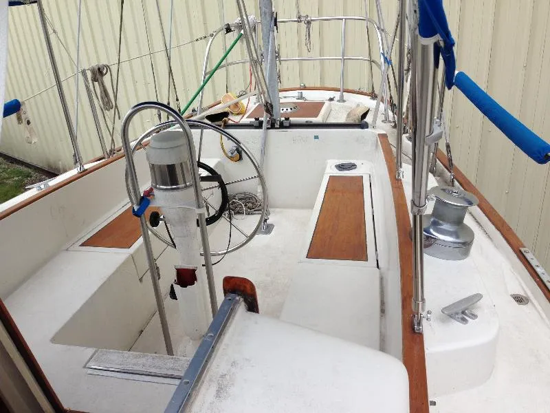 Slide: The Image of Alberg Alberg 37 Yawl 1979 - 10