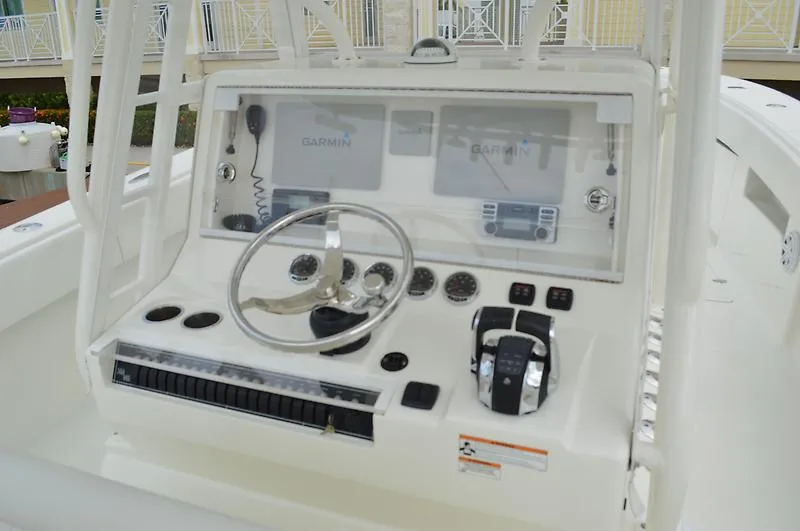 Slide: The Image of SeaVee 390z Center Console 2016 - 10