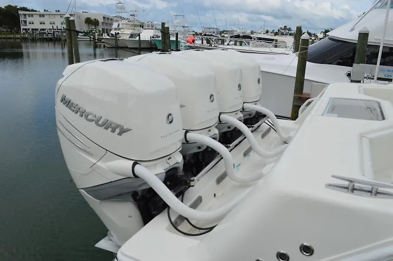 Slide: The Image of SeaVee 390z Center Console 2016 - 2