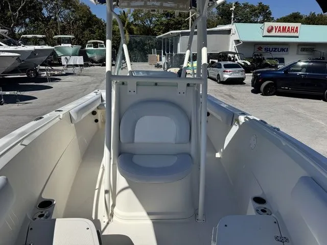 Slide: The Image of Sailfish 220 CC 2016 - 14