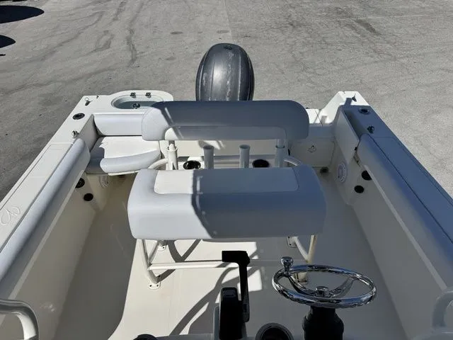 Slide: The Image of Sailfish 220 CC 2016 - 16