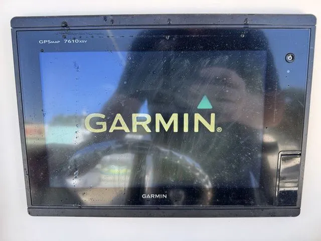 Slide: The Image of Sailfish 220 CC 2016 - 23