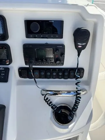 Slide: The Image of Sailfish 220 CC 2016 - 24