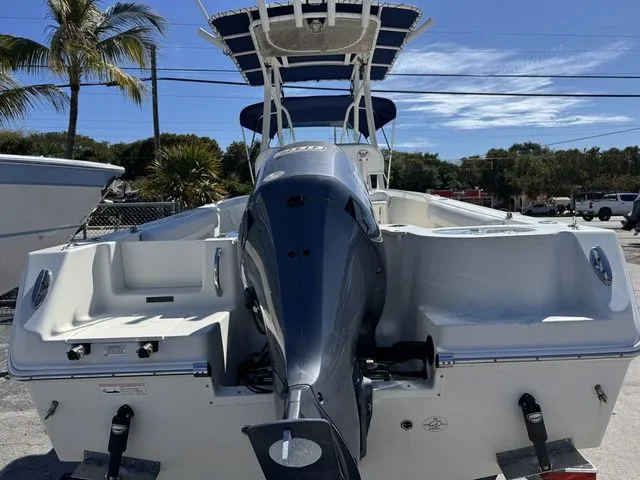 Slide: The Image of Sailfish 220 CC 2016 - 4