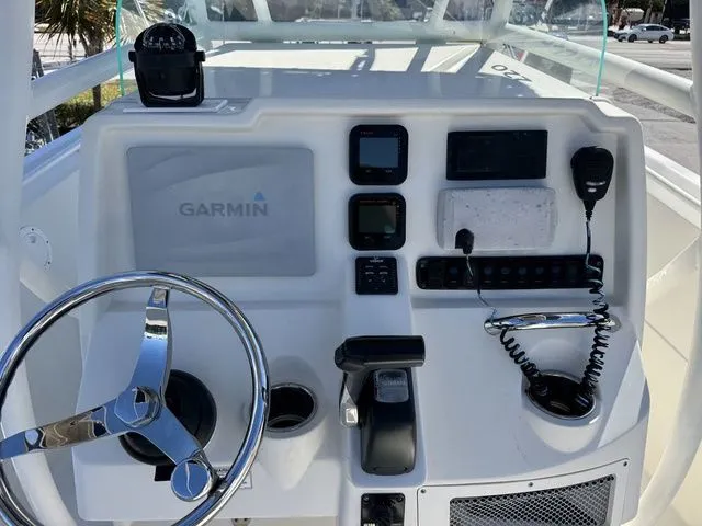 Slide: The Image of Sailfish 220 CC 2016 - 9