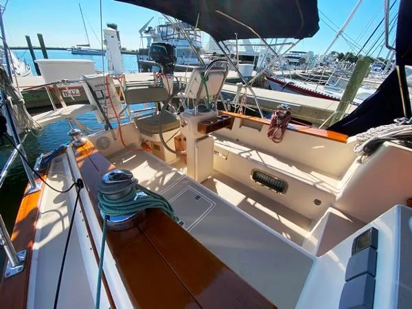 Slide: The Image of Island Packet 420 2002 - 10