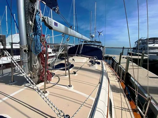 Slide: The Image of Island Packet 420 2002 - 8