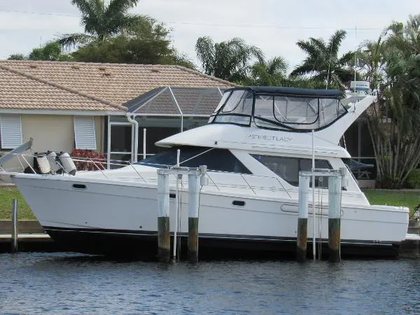 Slide: The Image of Bayliner 3988 MOTOR YACHT 1996 - 0
