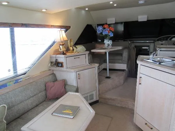 Slide: The Image of Bayliner 3988 MOTOR YACHT 1996 - 4