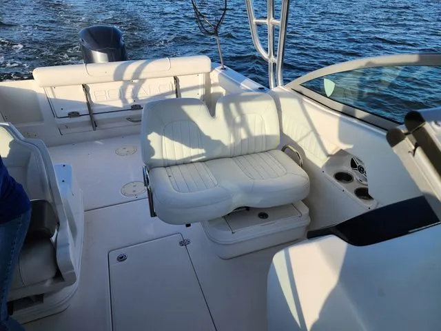 Slide: The Image of Robalo Dual Console R247 2012 - 11