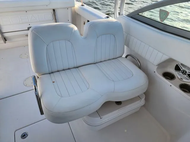 Slide: The Image of Robalo Dual Console R247 2012 - 15