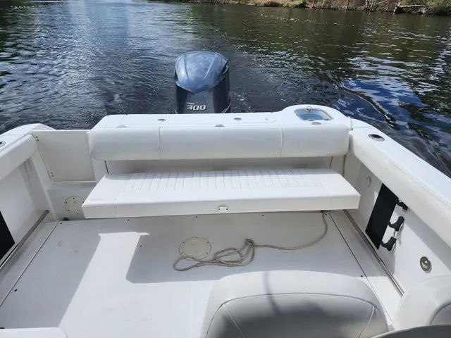 Slide: The Image of Robalo Dual Console R247 2012 - 4