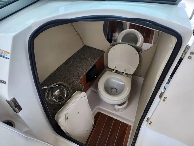 Slide: The Image of Robalo Dual Console R247 2012 - 6