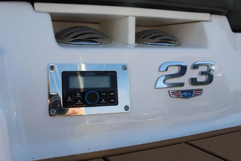 Slide: The Image of Chaparral 230 SSI OB 2023 - 10