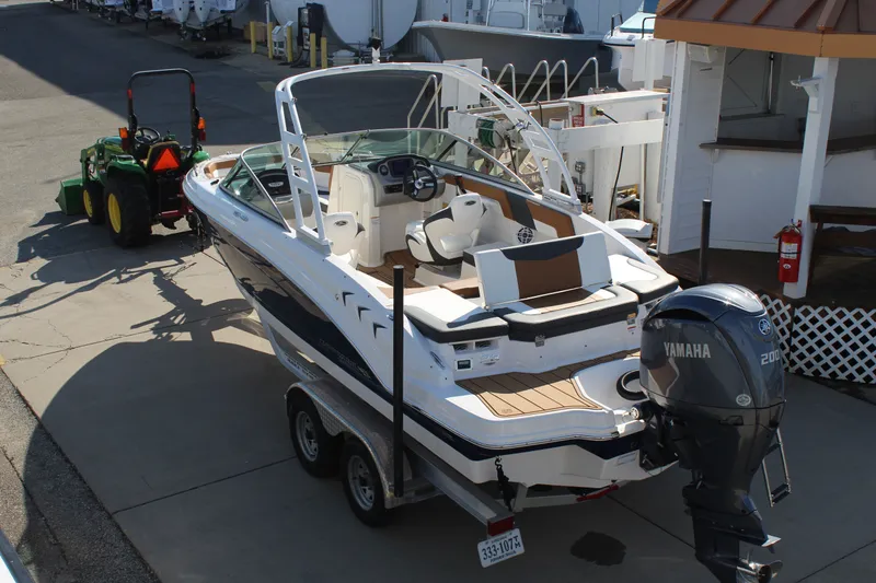 Slide: The Image of Chaparral 230 SSI OB 2023 - 2