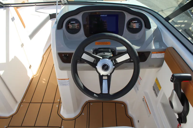 Slide: The Image of Chaparral 230 SSI OB 2023 - 21