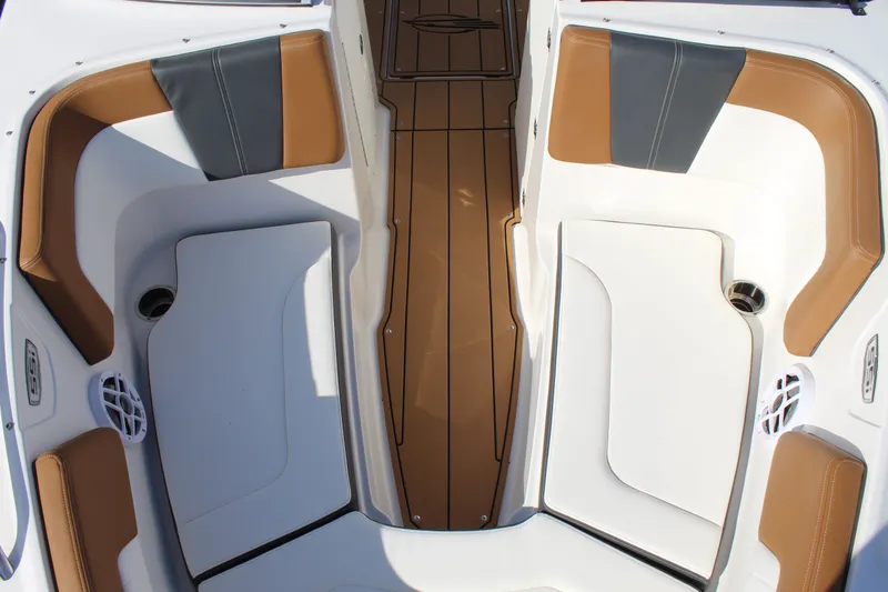 Slide: The Image of Chaparral 230 SSI OB 2023 - 24