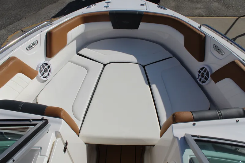 Slide: The Image of Chaparral 230 SSI OB 2023 - 27