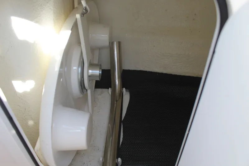 Slide: The Image of Chaparral 230 SSI OB 2023 - 29