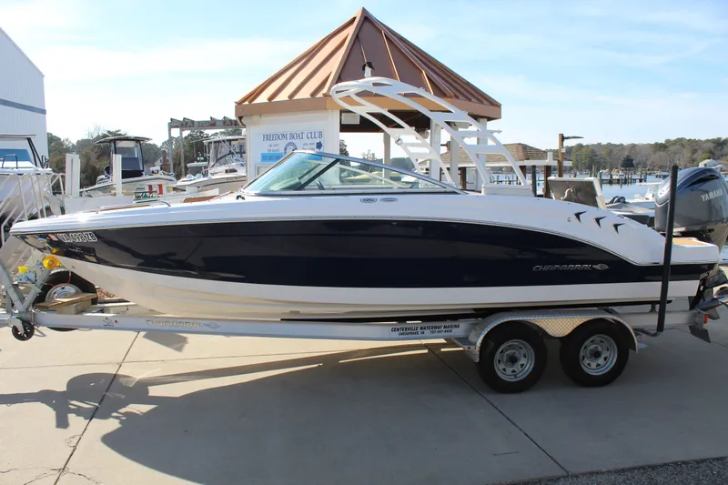 Slide: The Image of Chaparral 230 SSI OB 2023 - 3