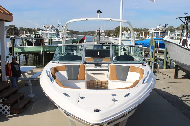 Slide: The Image of Chaparral 230 SSI OB 2023 - 5