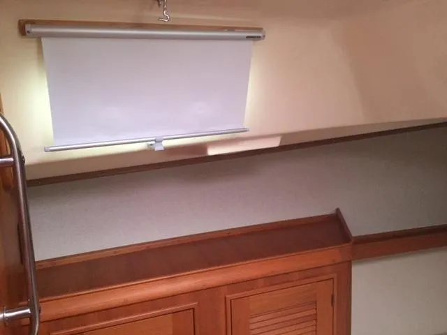 Slide: The Image of Interior of 2002 Island Packet Packet Craft Express 360. - 32