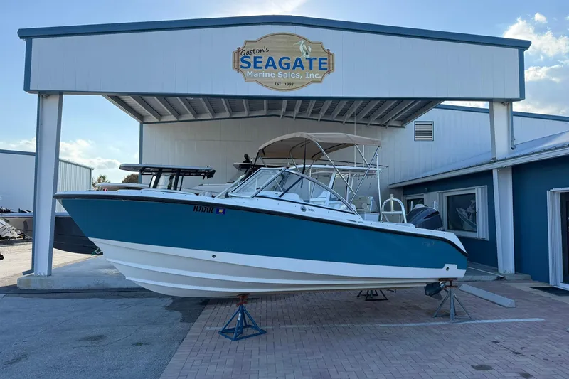 The Image of 2011 Edgewater 205CX Crossover boat displayed at Seagate Marine Sales. - 0