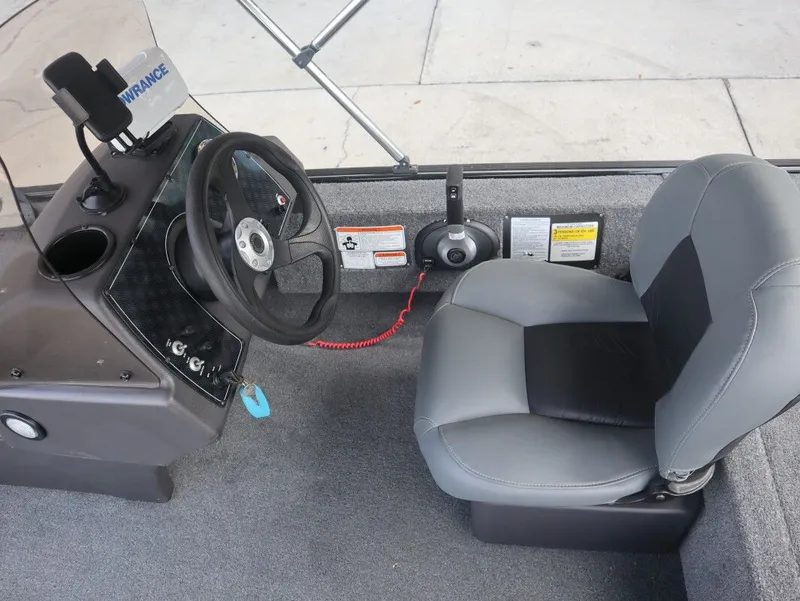 Slide: The Image of Interior of 2021 Tracker Bass Tracker Classic XL boat. - 16