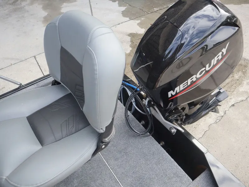 Slide: The Image of 2021 Tracker Bass Tracker Classic XL with Mercury engine. - 21