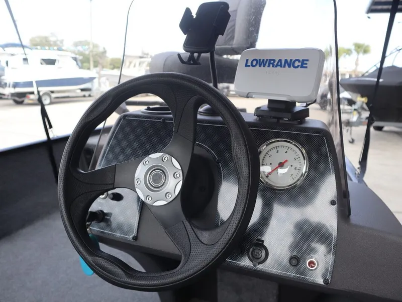 Slide: The Image of Steering wheel and dashboard of a 2021 Tracker Bass Tracker Classic XL. - 22