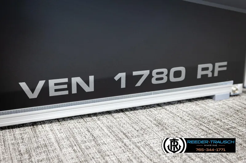 Slide: The Image of 2026 Avalon VEN RF boat model with Reeder-Trausch Marine branding. - 41