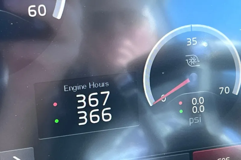 Slide: The Image of Display panel of 2018 Cruisers Yachts 41 Cantius showing engine hours and PSI. - 43