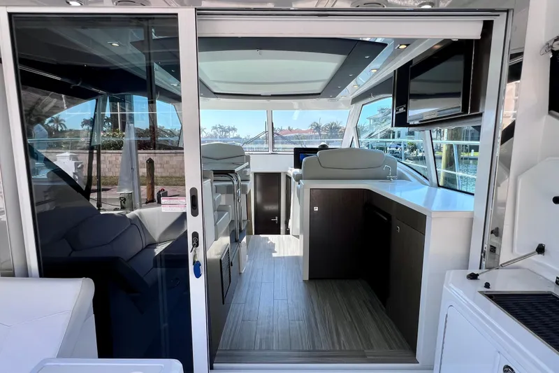 Slide: The Image of Interior view of 2018 Cruisers Yachts 41 Cantius, featuring modern design and amenities. - 82