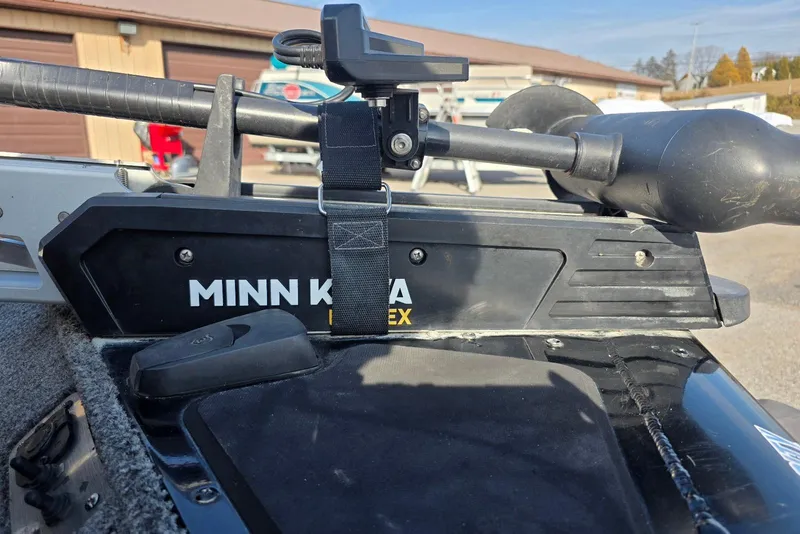 Slide: The Image of 2019 Tracker Pro Team 175 TXW with Minn Kota trolling motor. - 13