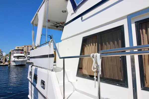 Slide: The Image of Heritage East 36 Sundeck Trawler 2000 - 4