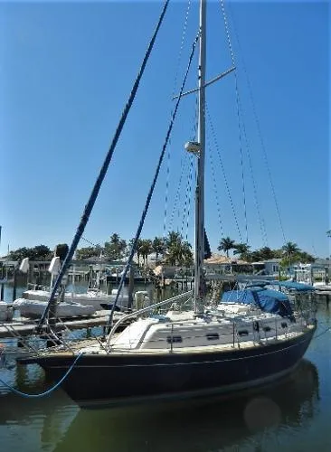 Slide: The Image of Island Packet 380 2001 - 1