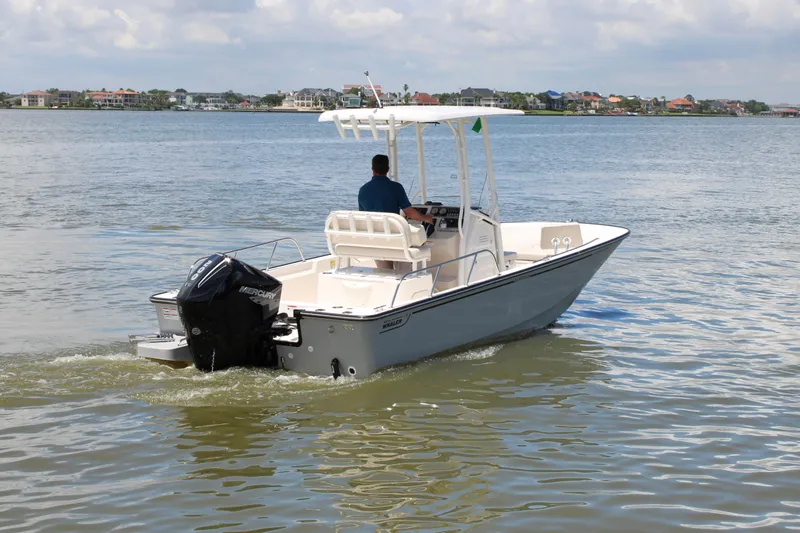 Slide: The Image of Boston Whaler 210 Montauk 2026 - 6