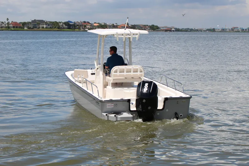 Slide: The Image of Boston Whaler 210 Montauk 2026 - 3