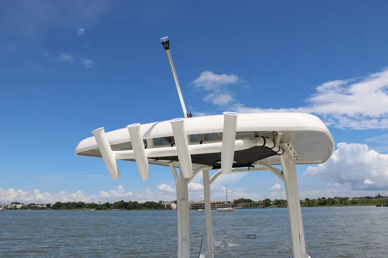 Slide: The Image of Boston Whaler 210 Montauk 2026 - 25