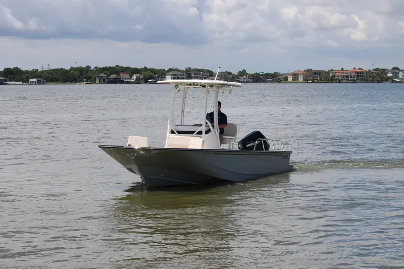 Slide: The Image of Boston Whaler 210 Montauk 2026 - 13