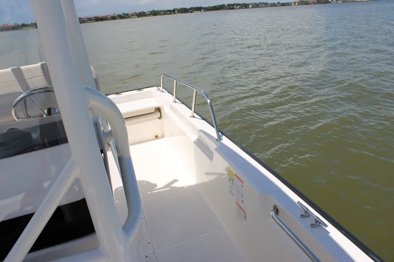 Slide: The Image of Boston Whaler 210 Montauk 2026 - 16
