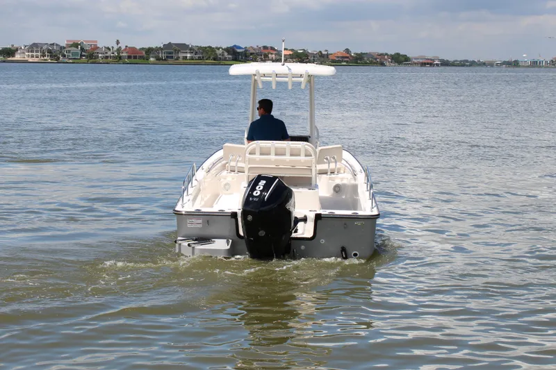 Slide: The Image of Boston Whaler 210 Montauk 2026 - 4