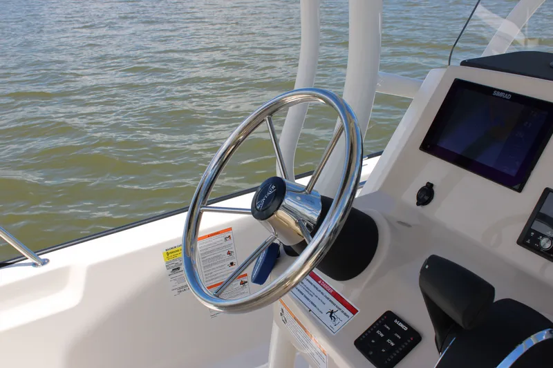 Slide: The Image of Boston Whaler 210 Montauk 2026 - 30