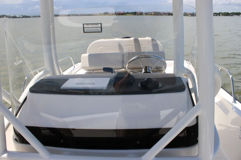 Slide: The Image of Boston Whaler 210 Montauk 2026 - 19