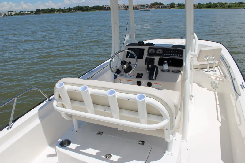 Slide: The Image of Boston Whaler 210 Montauk 2026 - 26