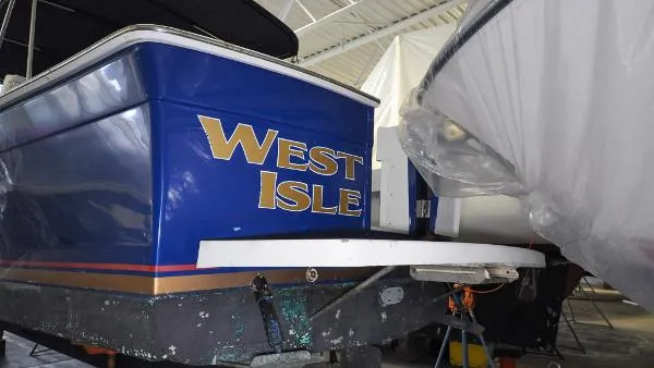 Slide: The Image of Mainship Pilot 30 1999 - 6