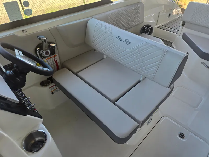 Slide: The Image of Sea Ray SDX 250 Outboard 2026 - 10