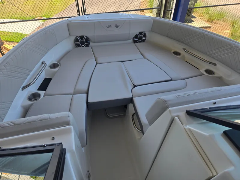 Slide: The Image of Sea Ray SDX 250 Outboard 2026 - 16
