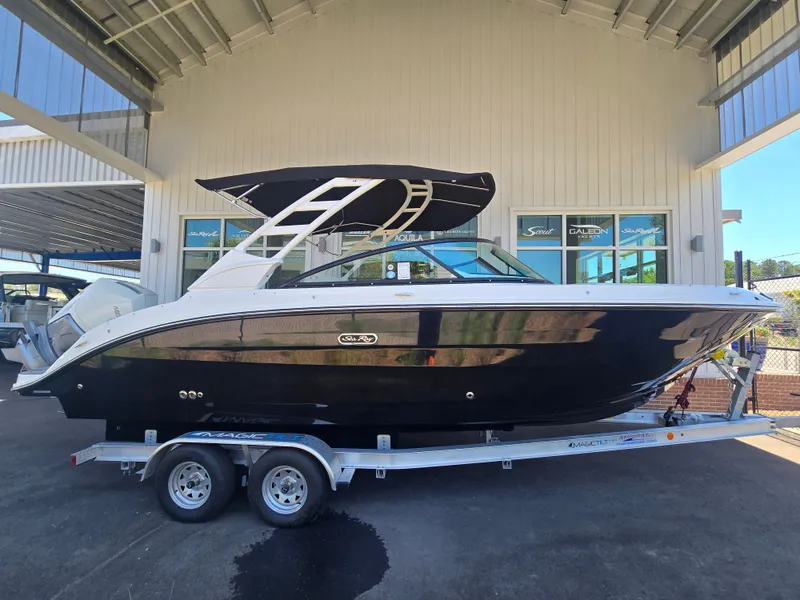 Slide: The Image of Sea Ray SDX 250 Outboard 2026 - 19