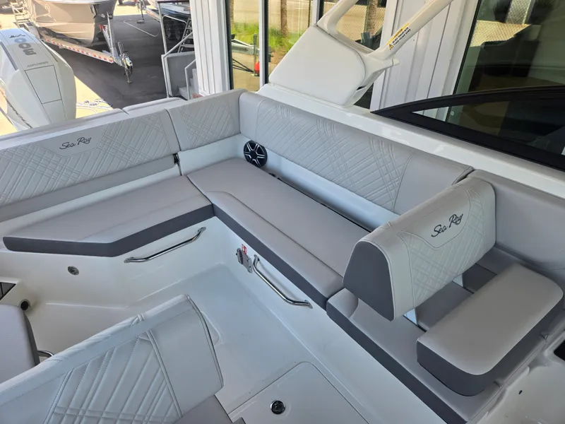 Slide: The Image of Sea Ray SDX 250 Outboard 2026 - 6